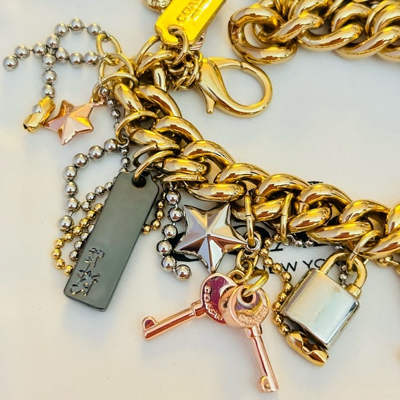 💰SOLD💰NWOT VERY RARE Coach Charm Bracelet - Picture 2 of 12